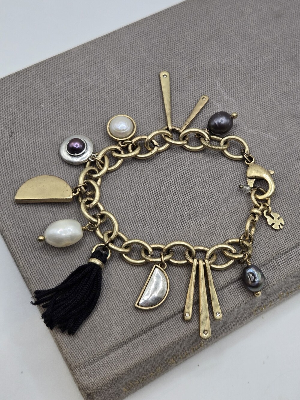 Goldtone Lucky Brand Chunky Charm Bracelet Brutalist Freshwater pearl 8.25" Boho